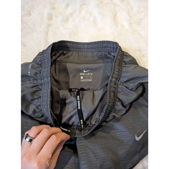 Nike Active Running Shorts Size Small - Picture 3 of 4